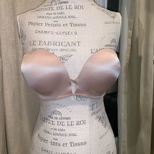 Victoria Secret Bombshell Strapless Bra